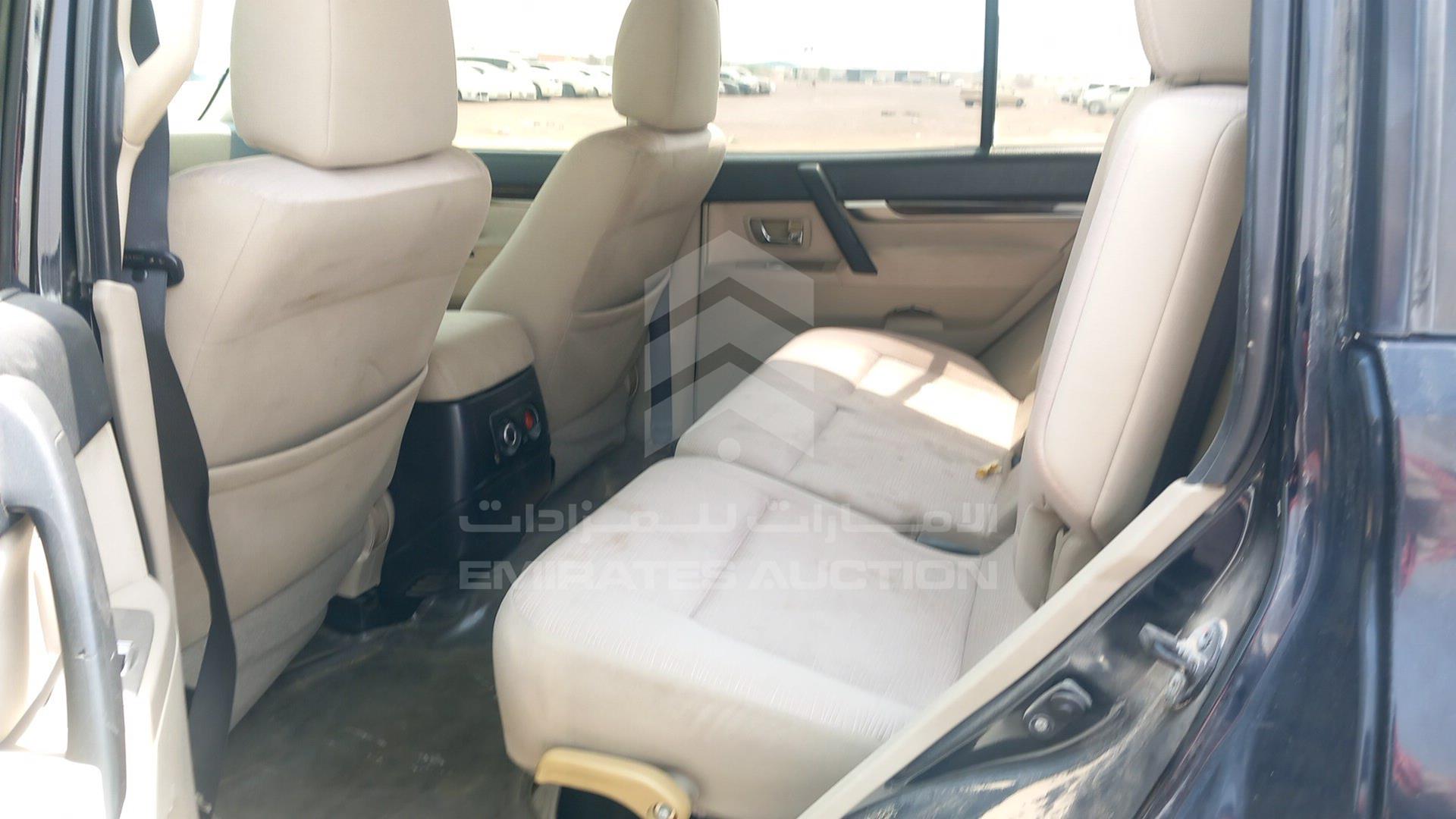 2010 MITSUBISHI PAJERO VIN: JMYLRV95WAJ715031