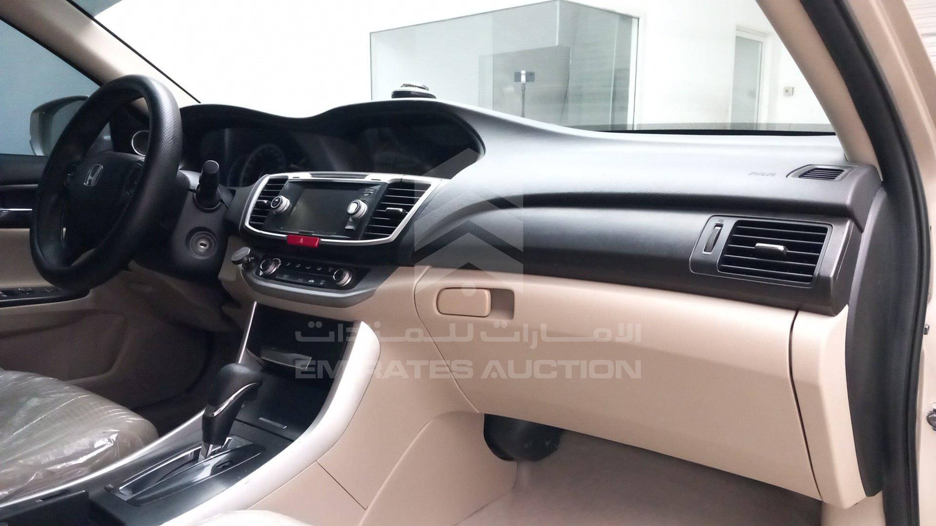 2016 HONDA ACCORD VIN: LUCCR2625G3405914
