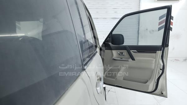 JMYLYV95WGJ723421 Mitsubishi Pajero