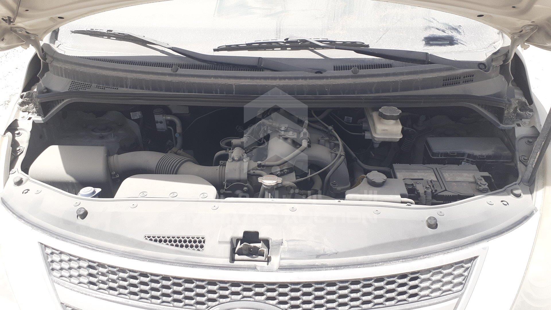 KMJWA37R0CU440854 - 2012 Hyundai H1 - #357798
