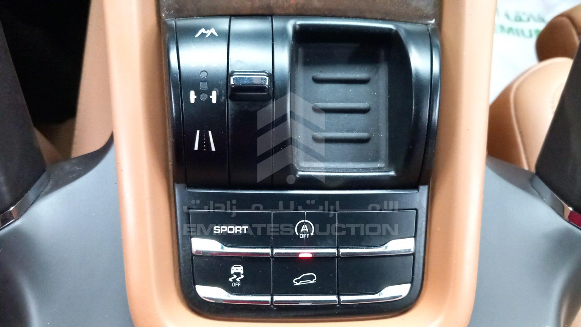 2013 PORSCHE CAYENNE VIN: WP1ZZZ92ZDLA00806