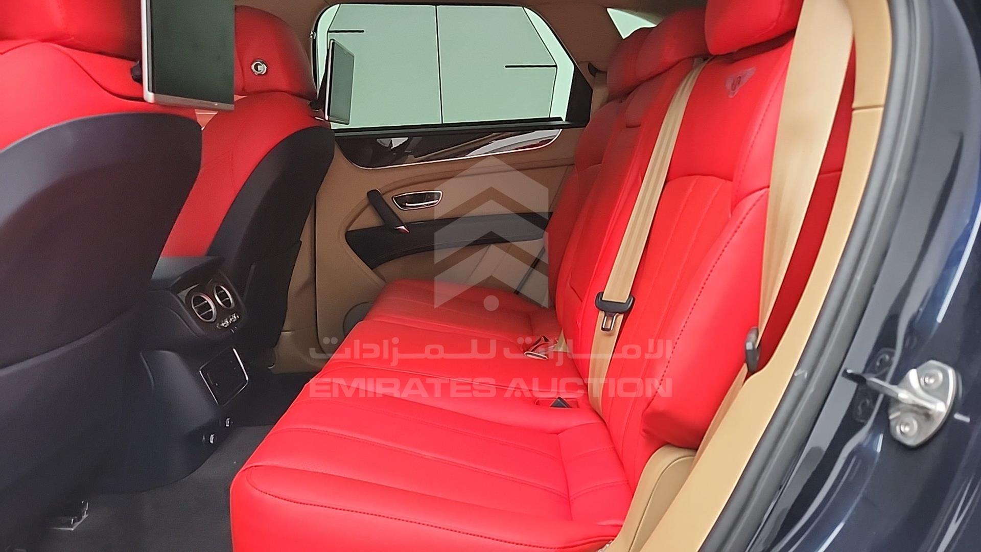 2020 BENTLEY BENTAYGA VIN: SJAAL1ZV6LC030267