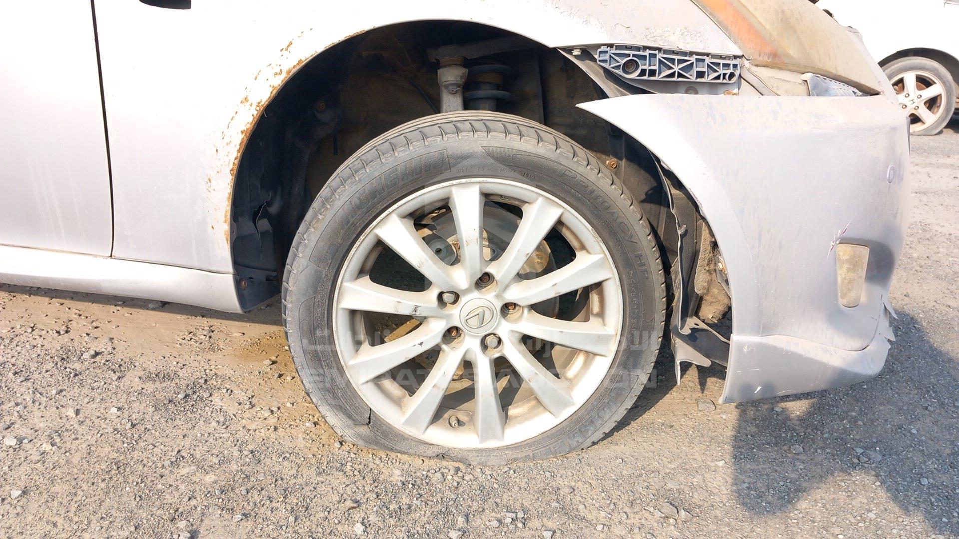 2008 LEXUS IS300 VIN: JTHBG262882016731