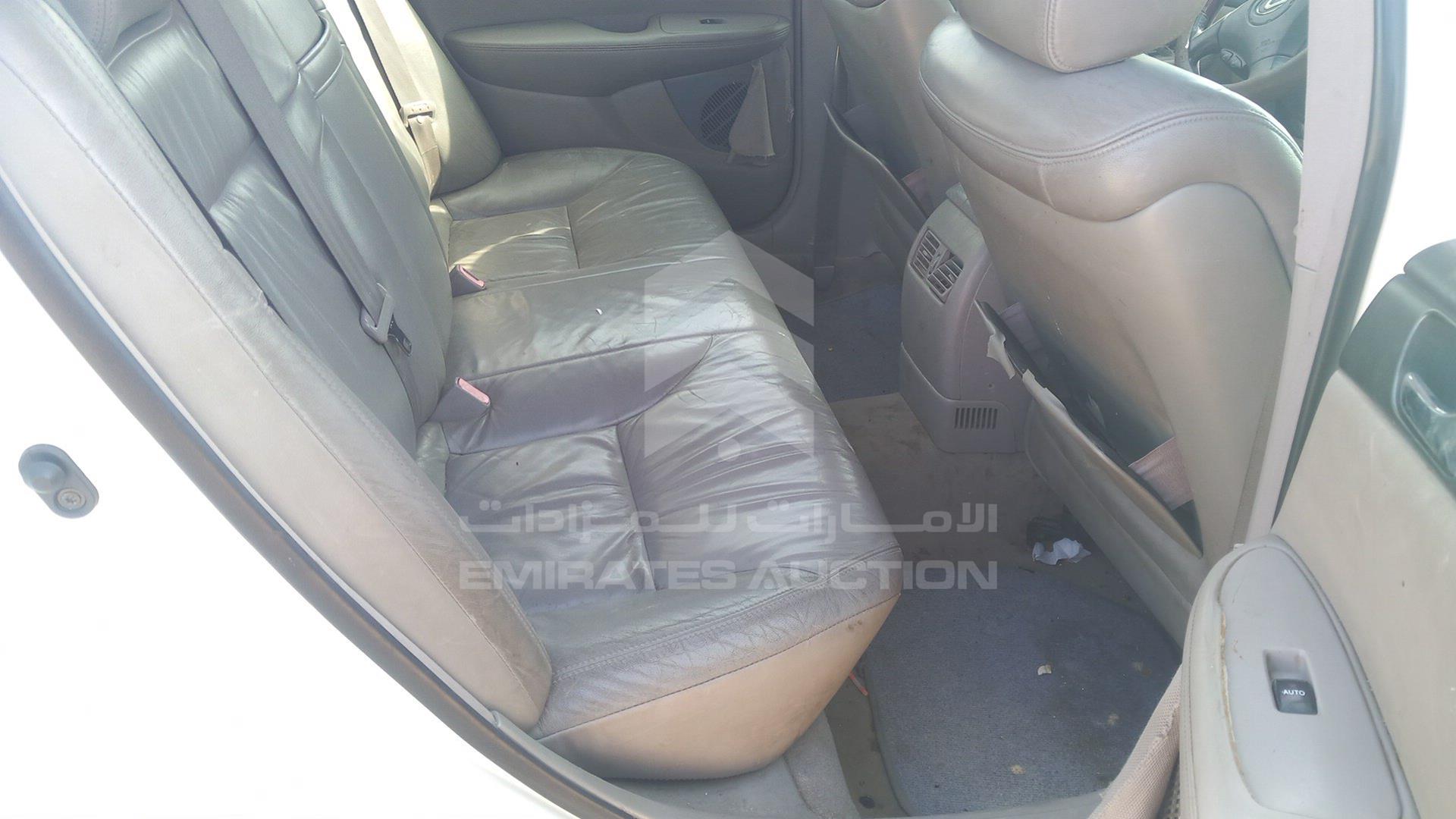 2004 LEXUS ES 330 VIN: JTHBA30GX40014030