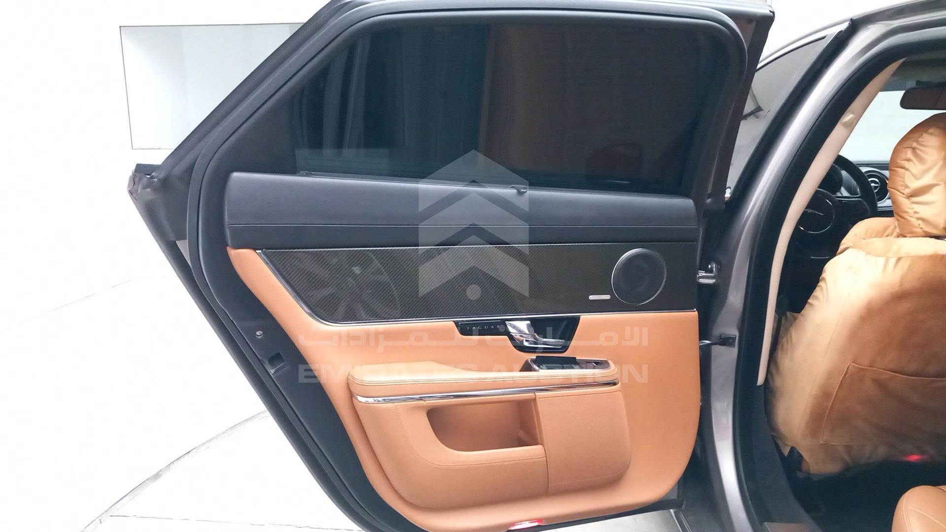 2010 JAGUAR X J VIN: SAJKA26J1AMV01346
