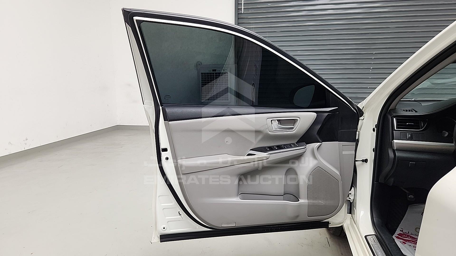 2016 TOYOTA CAMRY VIN: 4T1BF1FK2GU984563