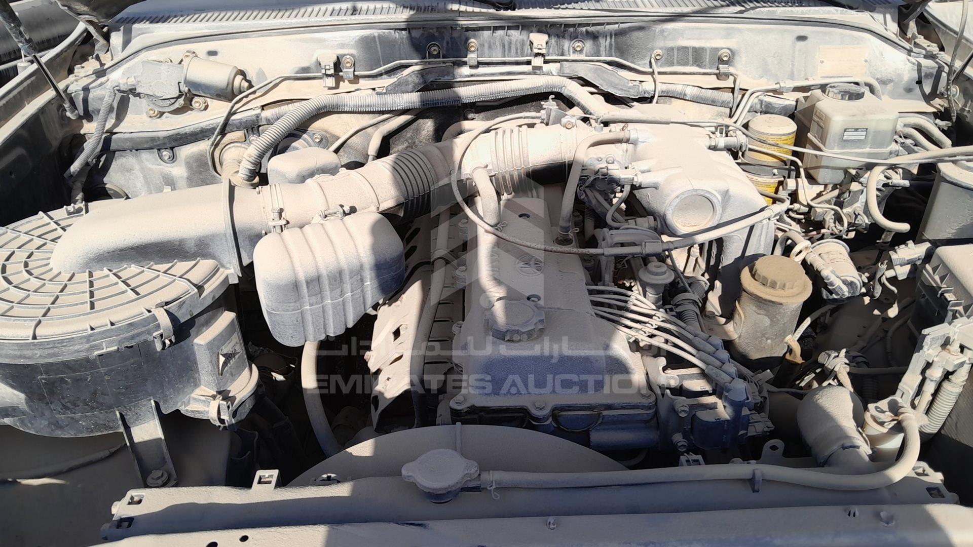 2004 TOYOTA LAND CRUISER VIN: JTEHJ09J445090852