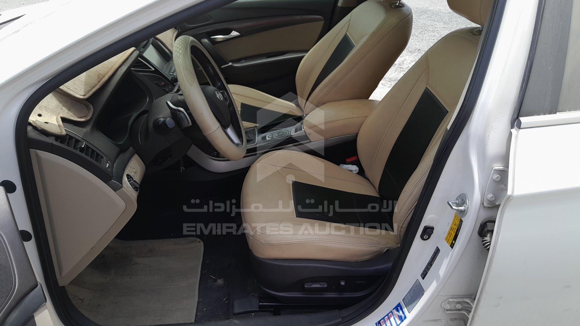 2014 HYUNDAI I40 VIN: KMHLC81C3EU063018