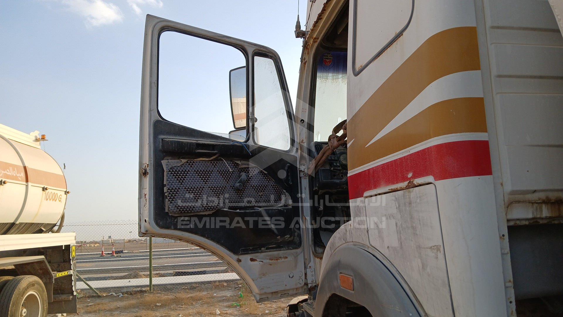 0 MERCEDES TANKER VIN: WDB6584701K221902