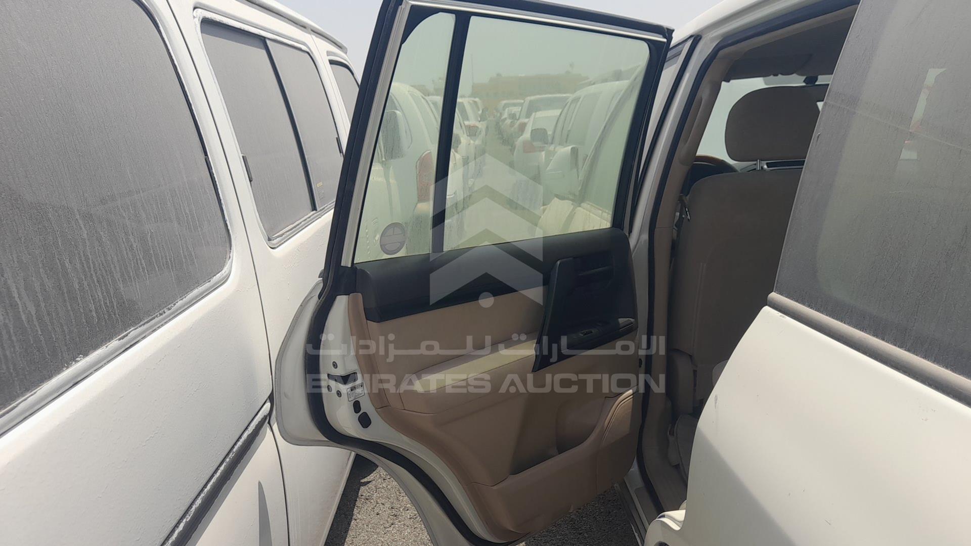 2013 TOYOTA LAND CRUISER VIN: JTMDU09J1D4063740
