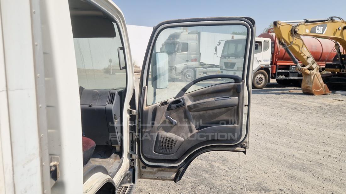 2013 Isuzu NMR — Front Right Door — Photo 22