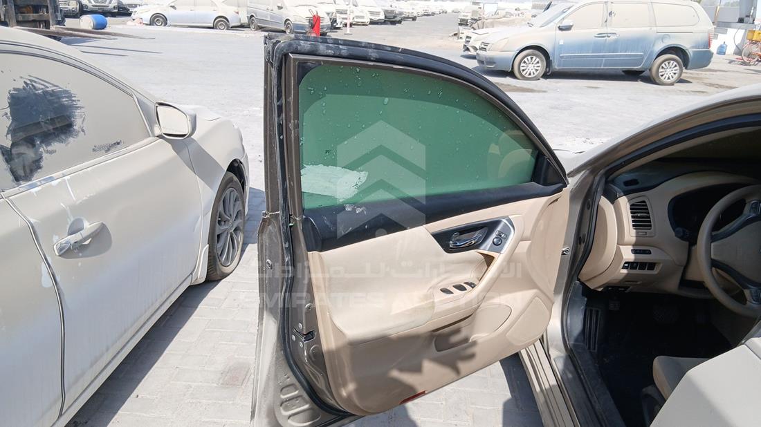 نيسان التيما 2016 — الباب الأمامي الأيسر — صورة 10