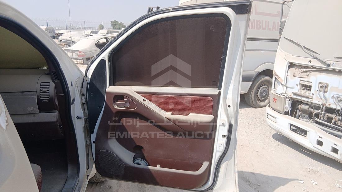 2010 Nissan Navara — Front Right Door — Photo 25
