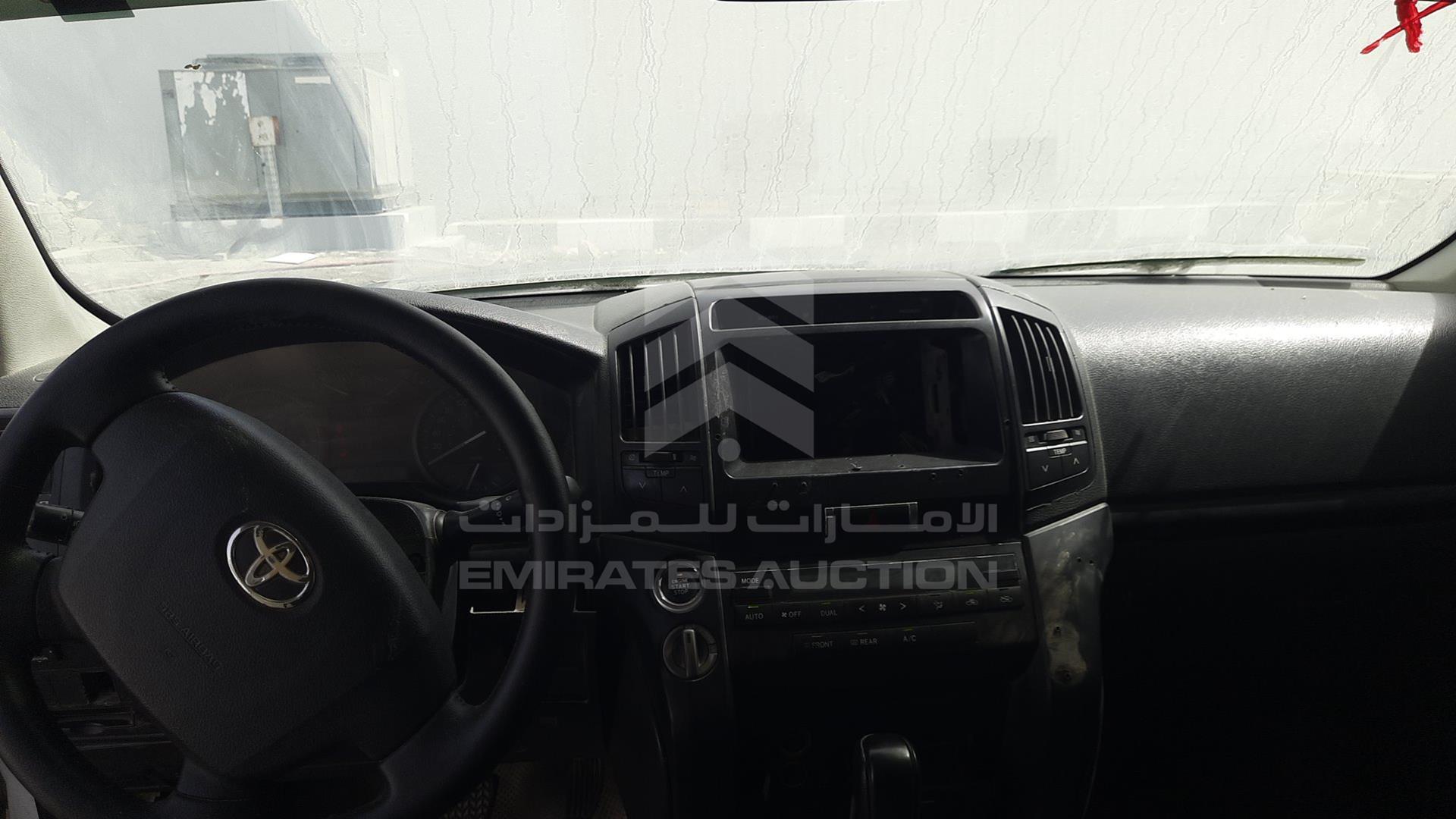 2011 TOYOTA LAND CRUISER VIN: JTMDU09J9B4034810