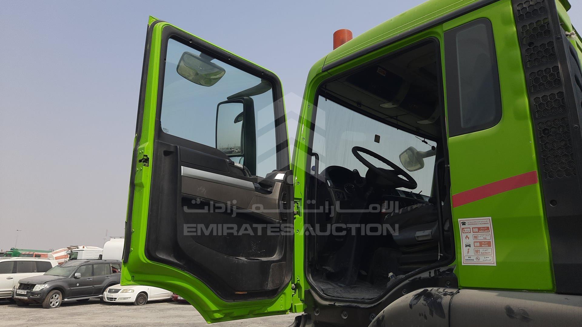 2014 MAN --- VIN: WMA39WZZ4EL068351
