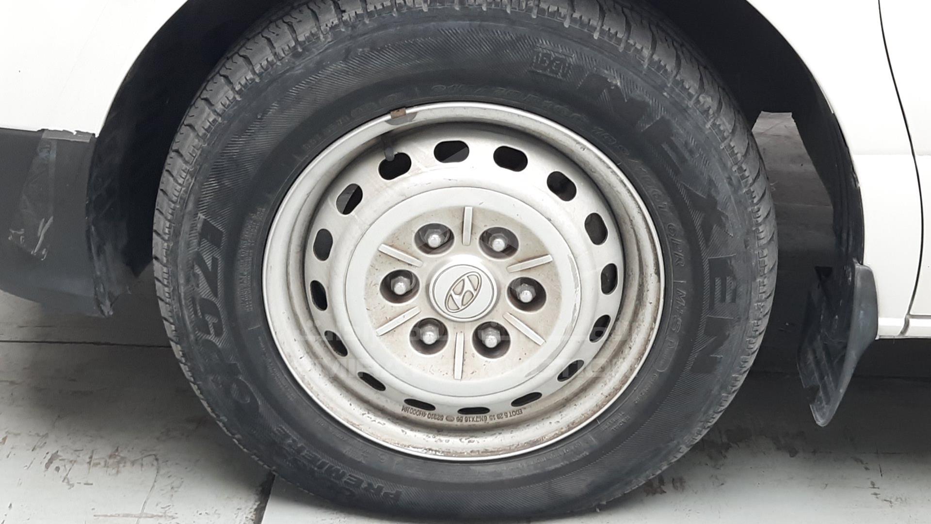2016 HYUNDAI H1 VIN: KMHWG81R9GU756295