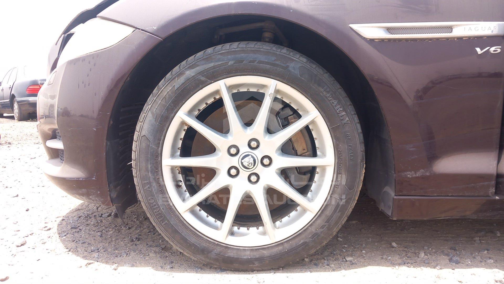 2013 JAGUAR X J VIN: SAJAA20A6D8V50981