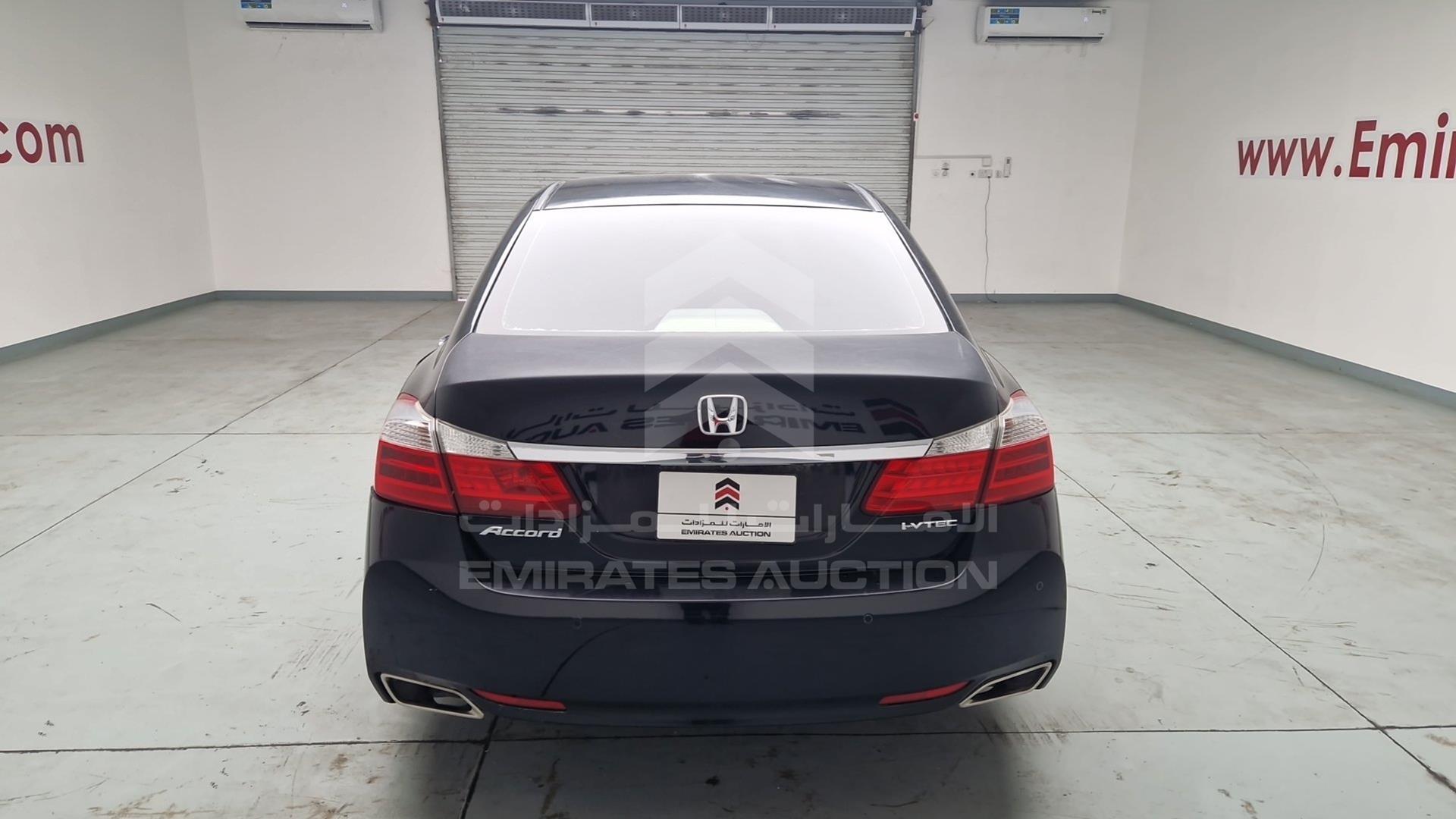 2016 HONDA ACCORD VIN: LUCCR2669G3407975