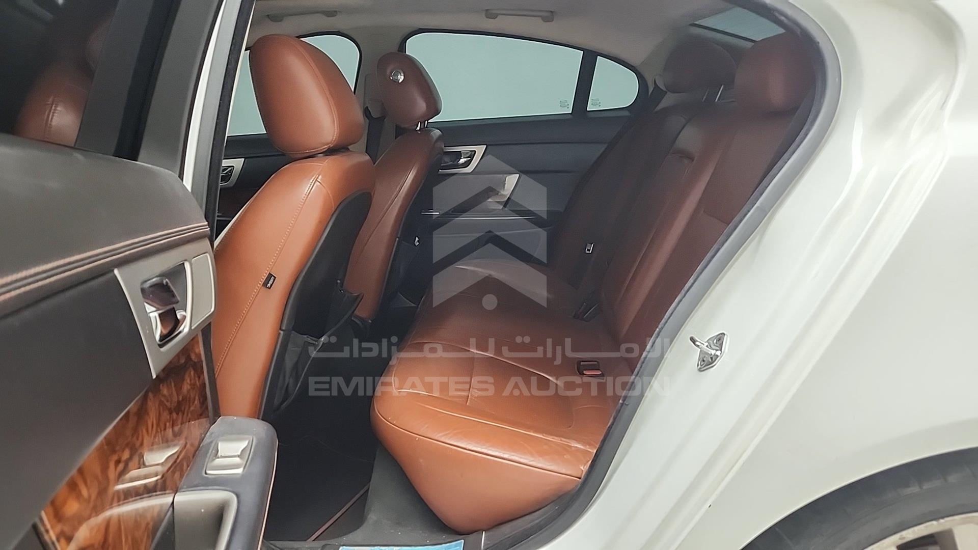 2011 JAGUAR XF VIN: SAJAA07DXBFR83989