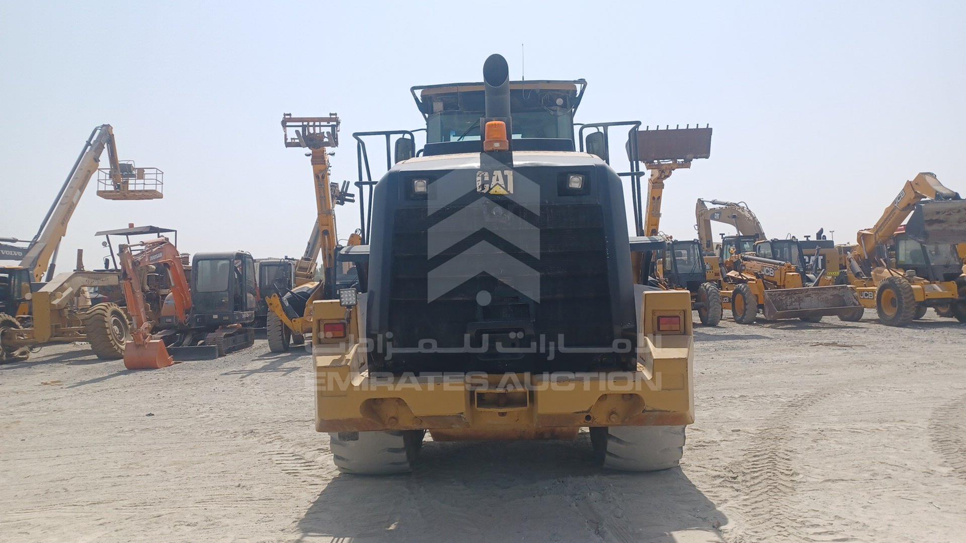 2017 CATERPILLAR --- VIN: CAT0962KVFLL00236