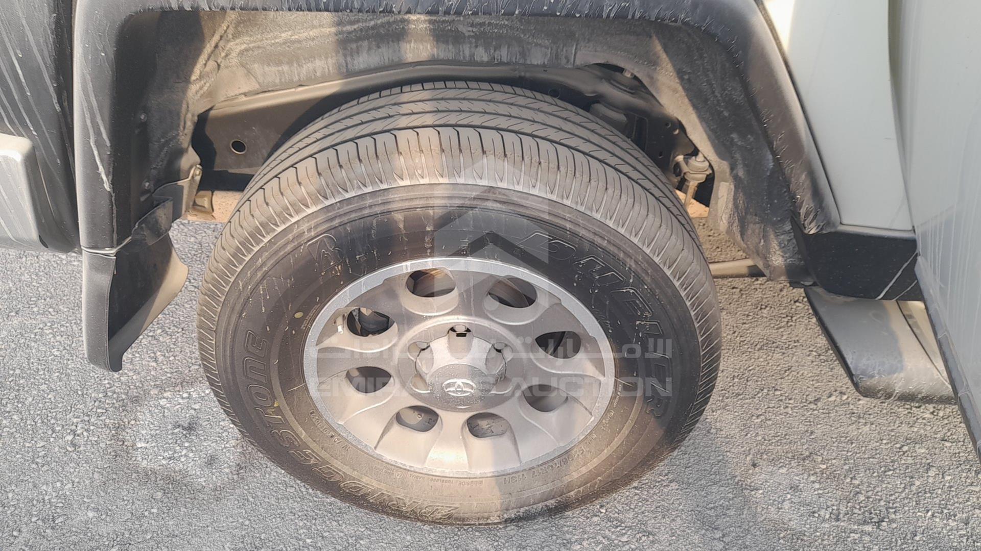 2013 TOYOTA FJ CRUISER VIN: JTEBU11F5DK171029