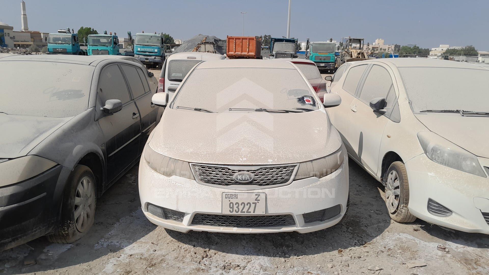 2011 KIA CERATO VIN: KNAFT411XB5352022