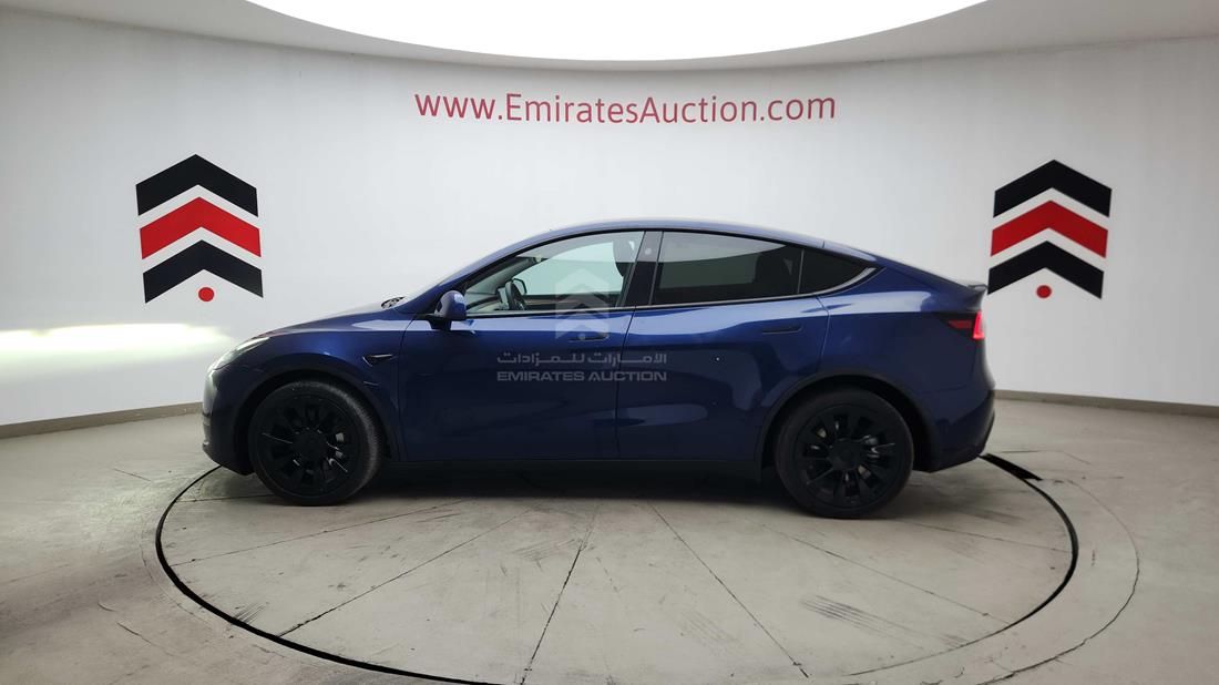 تيسلا Model Y 2024 — الجانب الأيسر — صورة 38