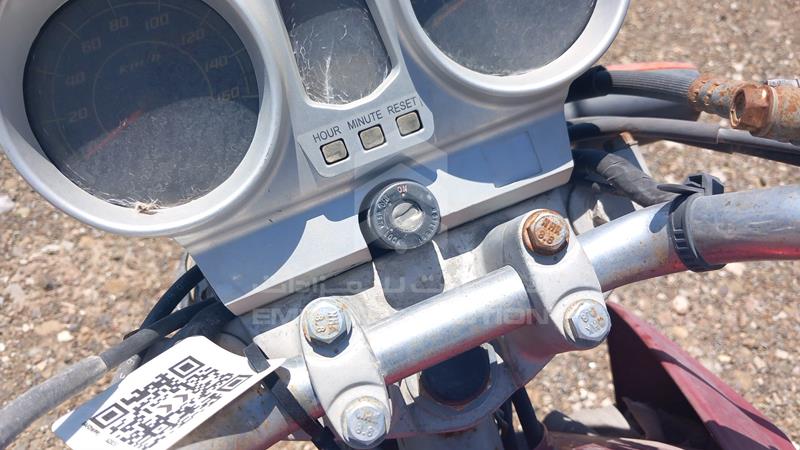 9C2MC35007R303572 Auction: EmiratesAuction Lot: 406857 9C2MC35007R303572 Honda Motorbike 2007 RED Photo 4