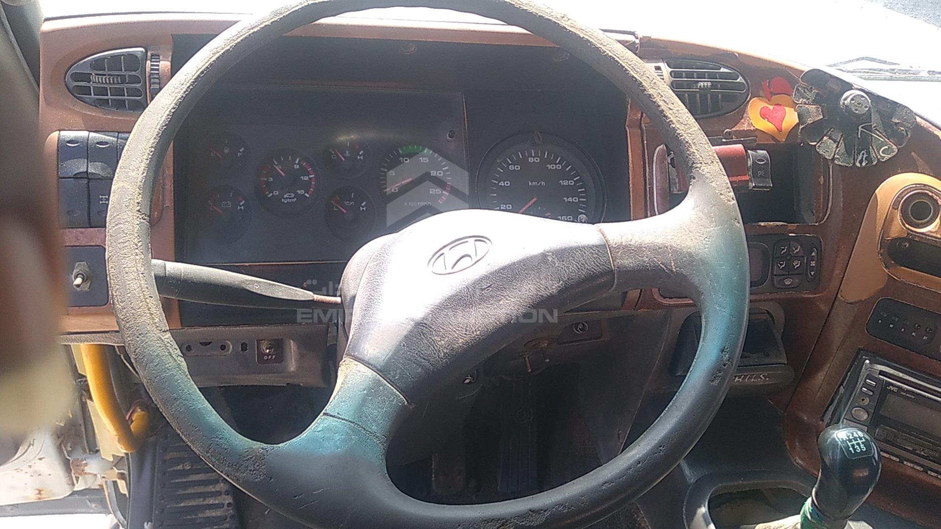 2000 HYUNDAI --- VIN: KMFDA19CPYC005650
