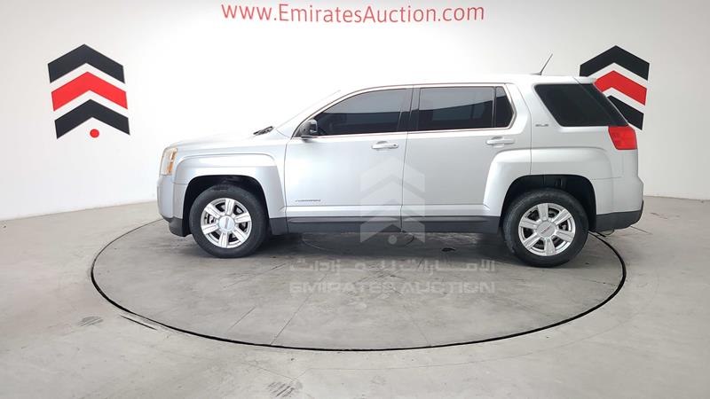 2GKAL8EKXF6303229 Auction: EmiratesAuction Lot: 412016 2GKAL8EKXF6303229 GMC Terrain 2015 SILVER Photo 47