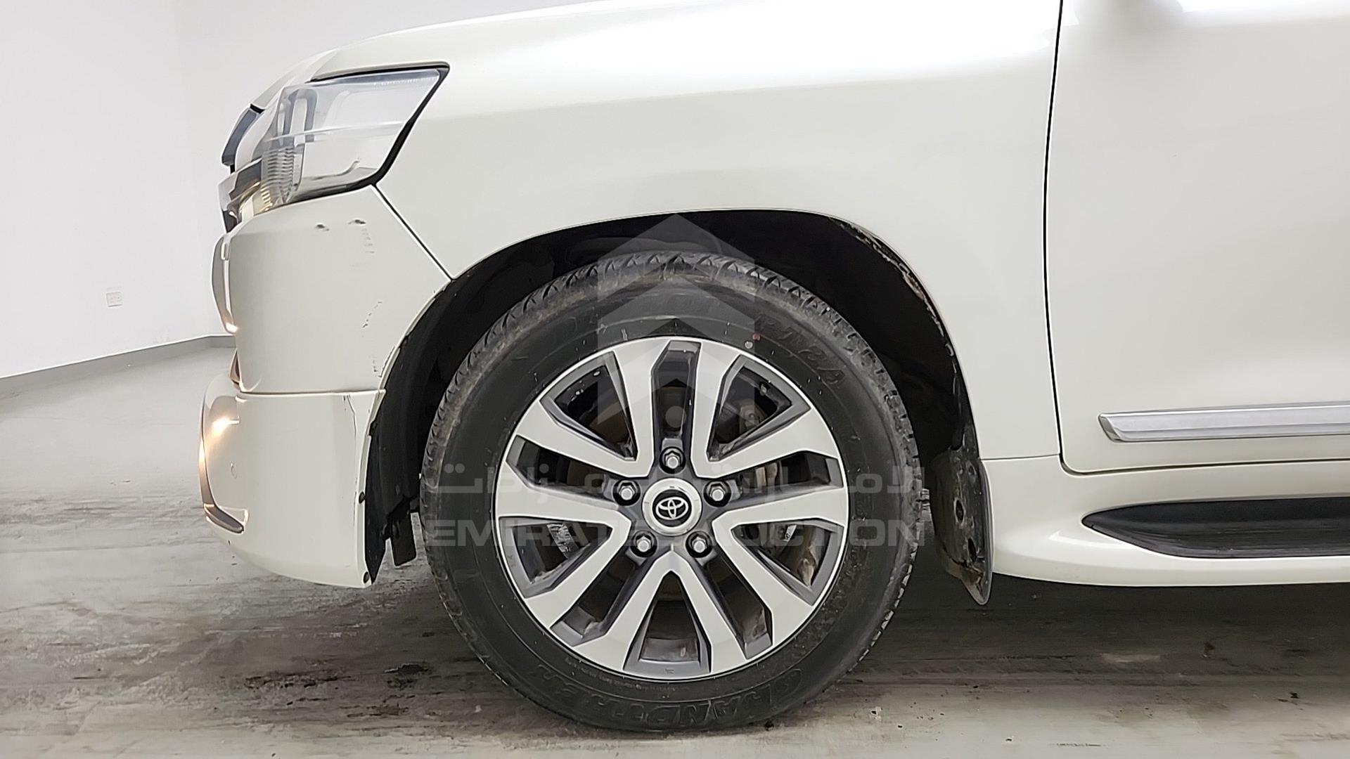2016 TOYOTA LAND CRUISER VIN: JTMHX05J8G4122074