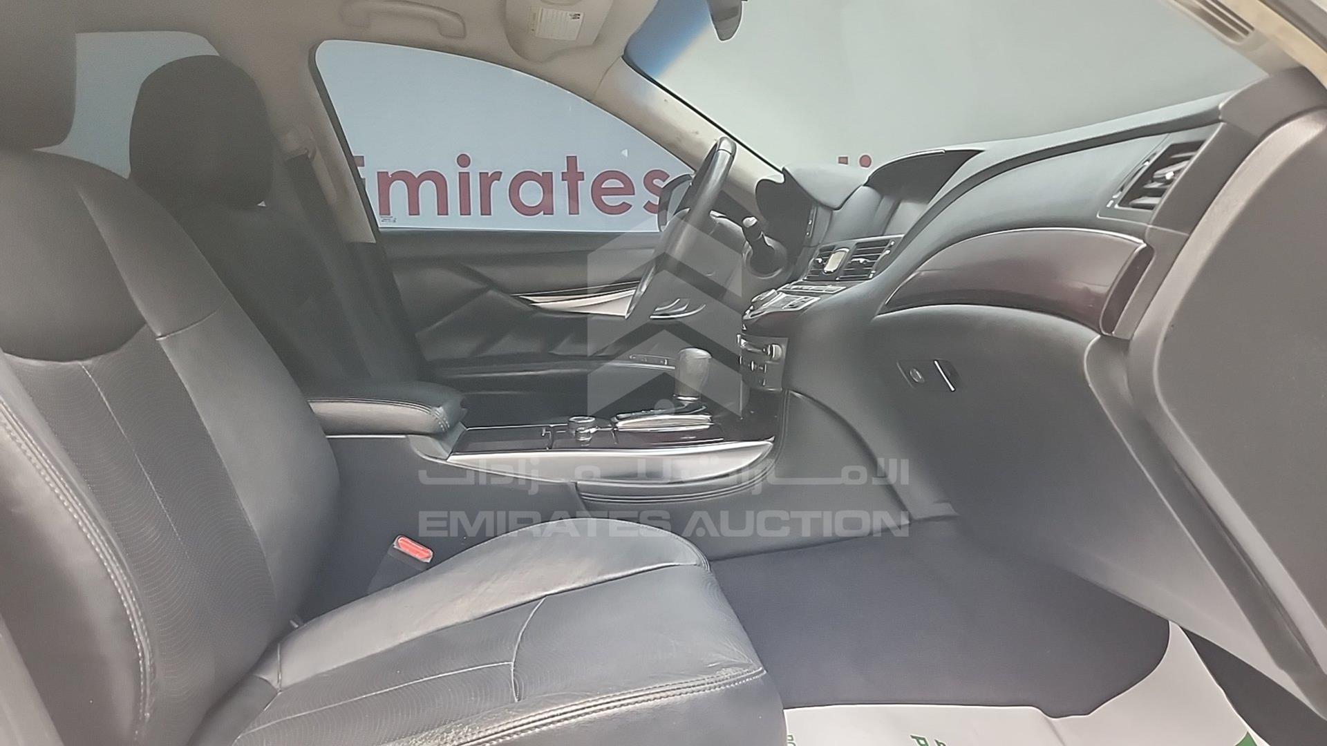 2017 INFINITI Q70 VIN: JNKBY1AP9HM340009