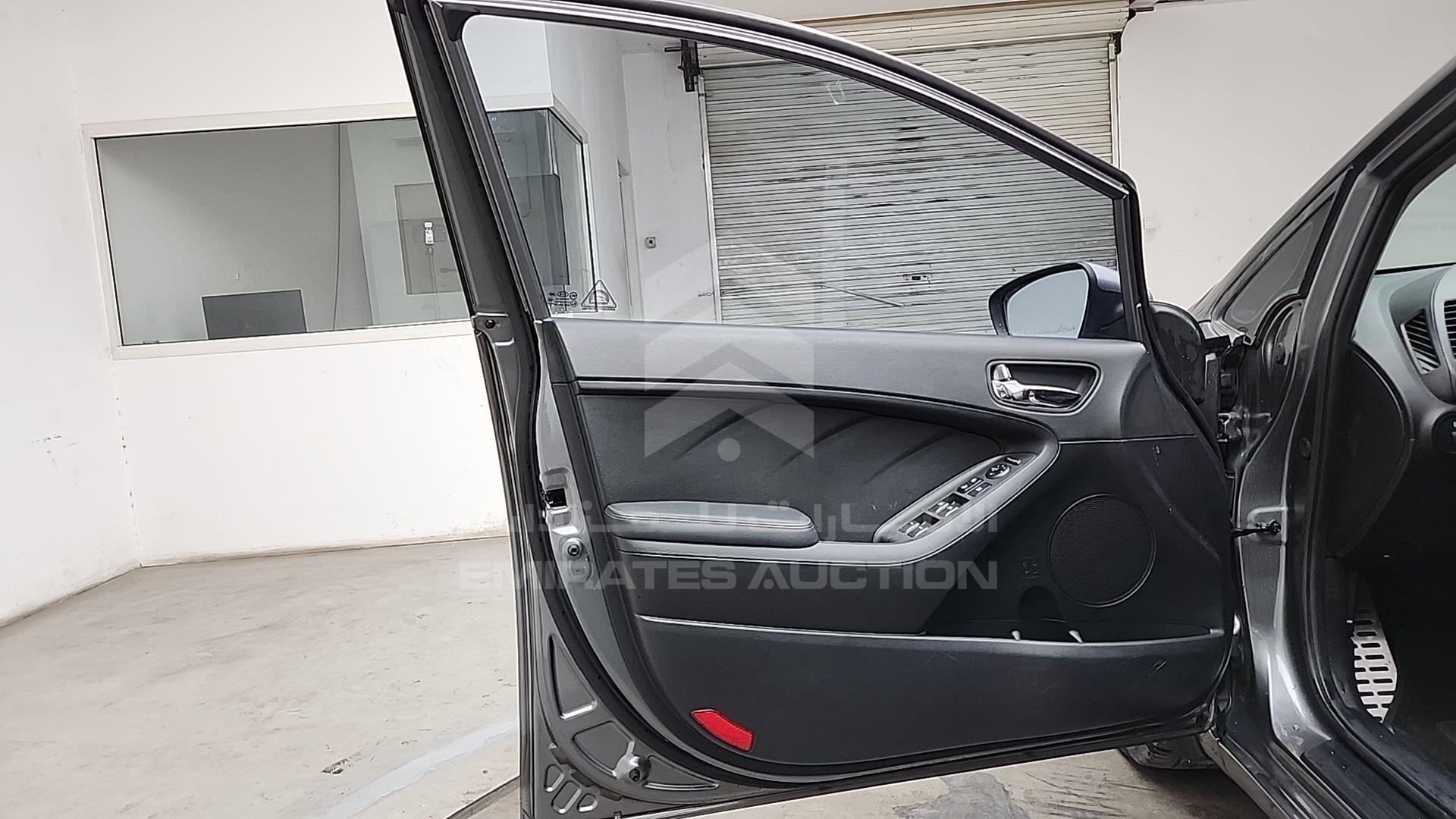2014 KIA CERATO VIN: KNAFZ4119E5185901