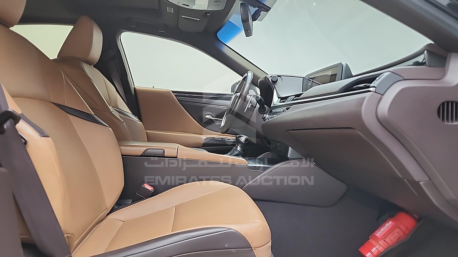 2019 LEXUS ES 350 VIN: JTHBZ1B1XK2005352