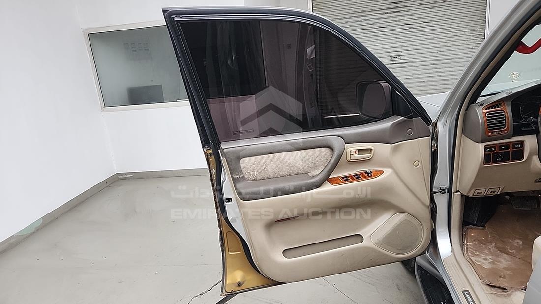 2006 Toyota Land Cruiser — Front Left Door — Photo 12