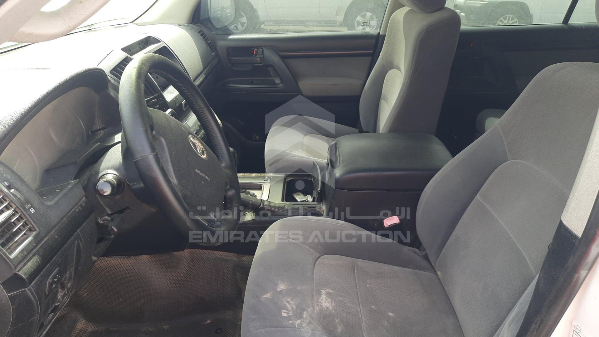 2011 TOYOTA LAND CRUISER VIN: JTMDU09J9B4034810