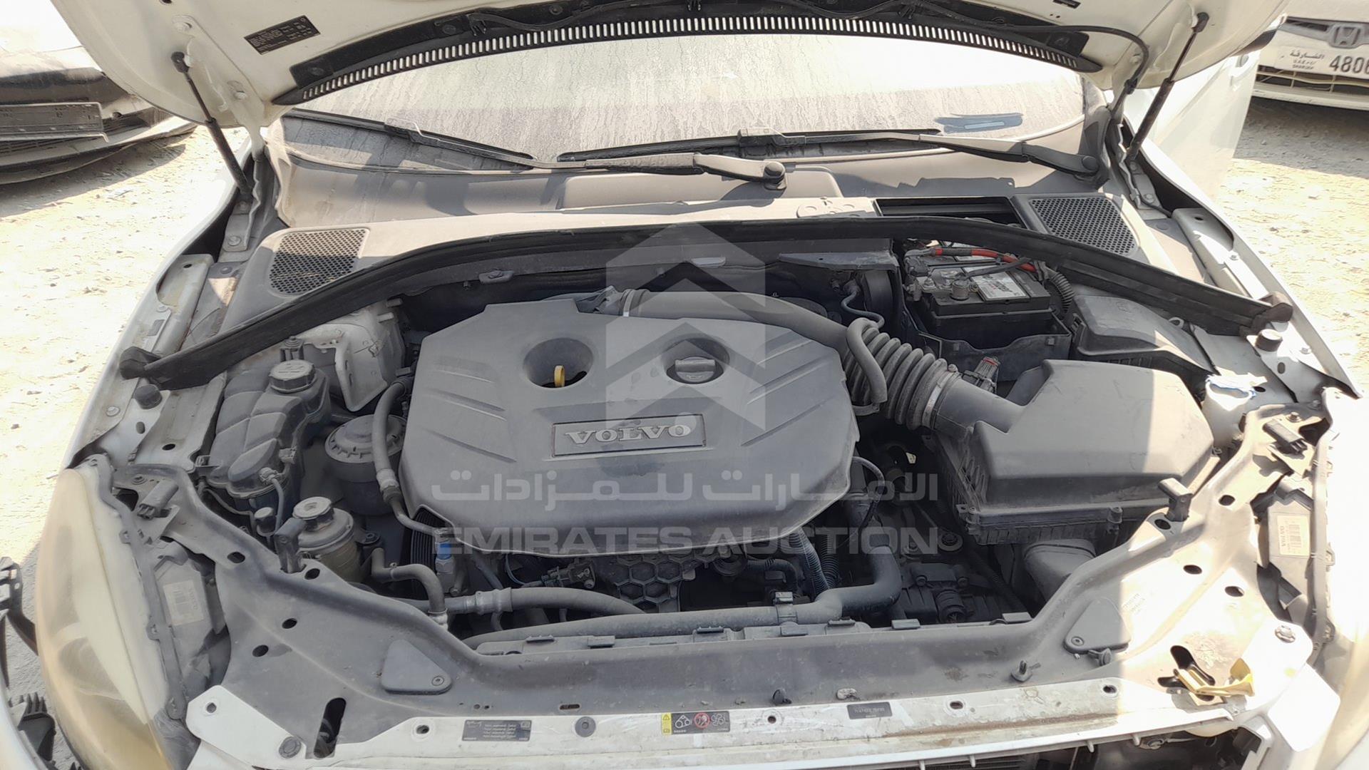 2014 VOLVO XC 60 VIN: YV147HDZ0E2558389