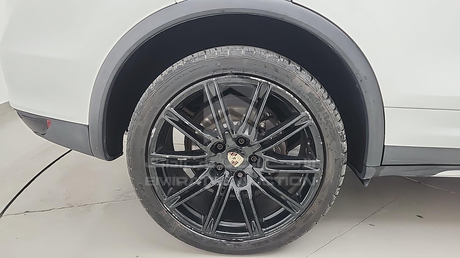 2012 PORSCHE CAYENNE VIN: WP1ZZZ92ZCLA06911
