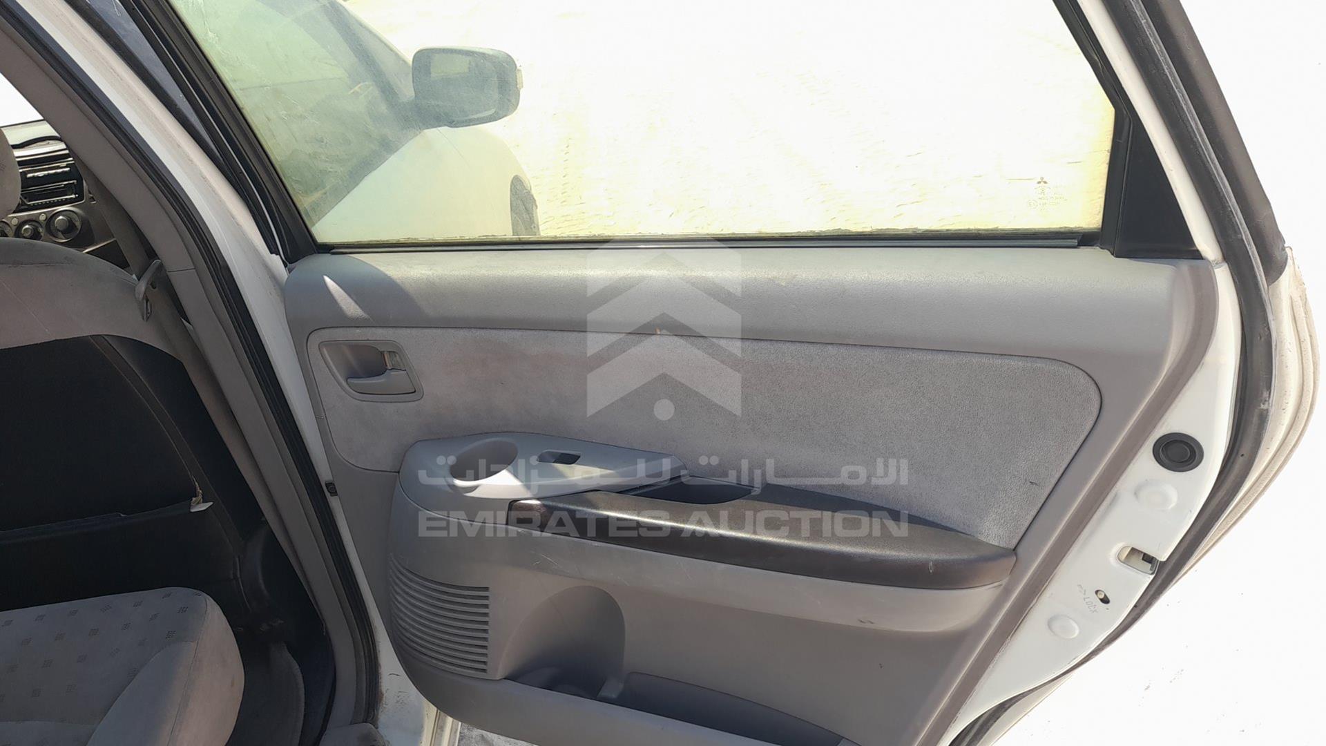 2005 MITSUBISHI GRANDIS VIN: JMYLRNA4W5Z703521