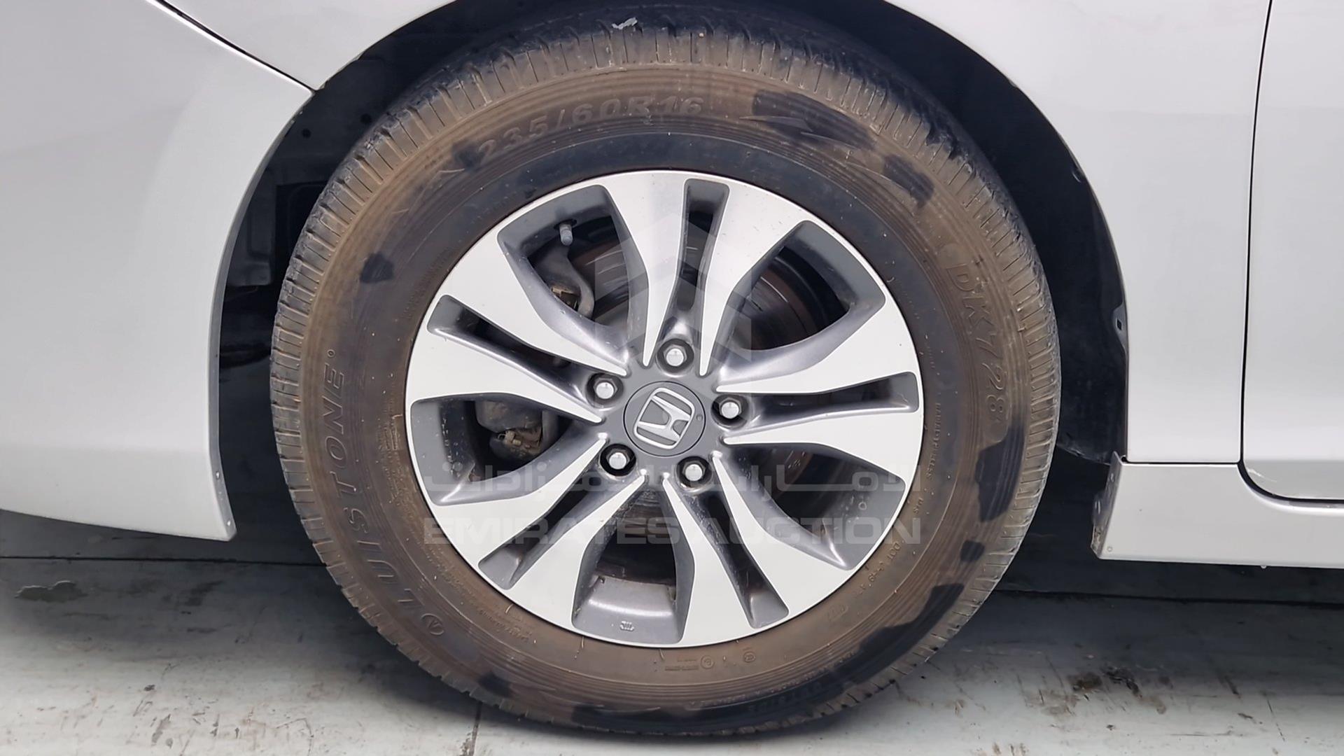 2015 HONDA ACCORD VIN: LUCCR2627F3414824