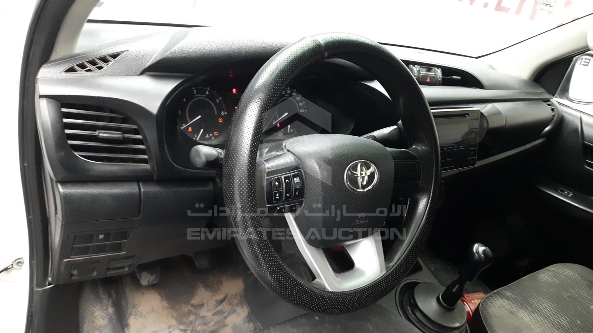 2017 TOYOTA HILUX VIN: MR0DB8CD2H0115737