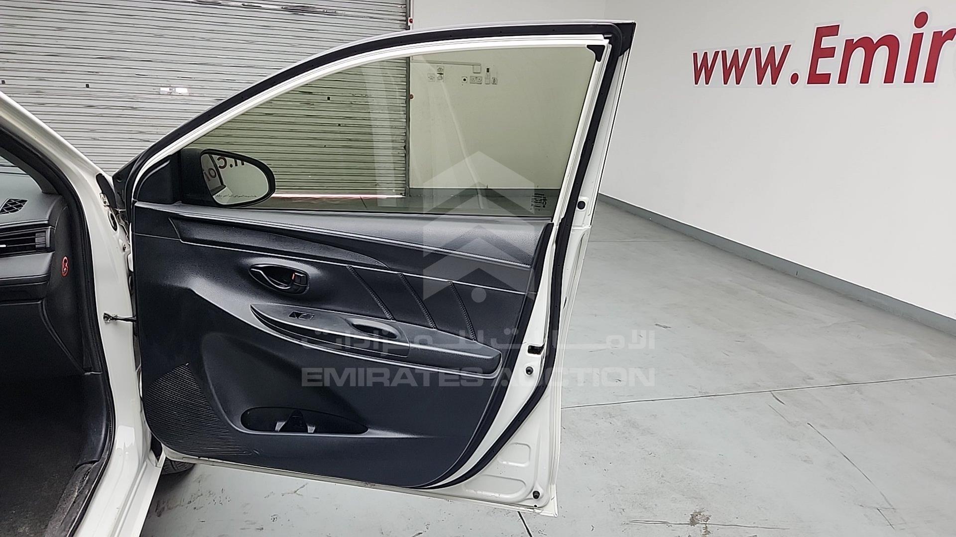 2015 TOYOTA YARIS VIN: MHFBT9F32F6026857