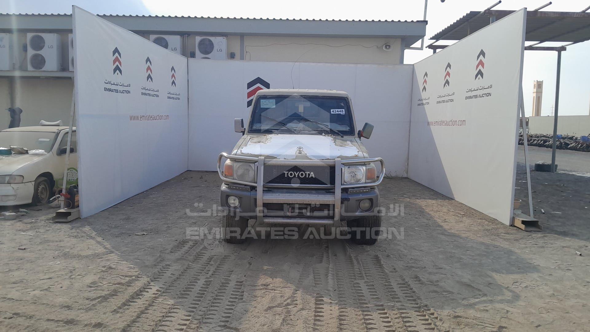 2017 TOYOTA LAND CRUISER VIN: JTFLU73J2H7060032