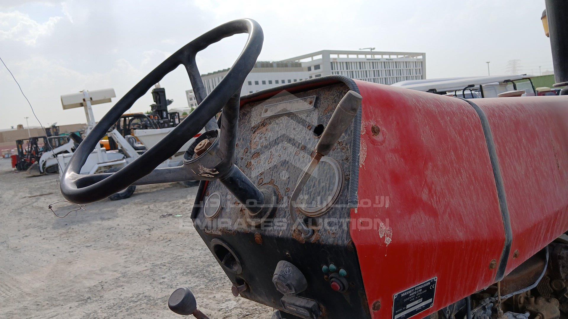 0 MASSEY FERGUSON --- VIN: LF31288U915812G