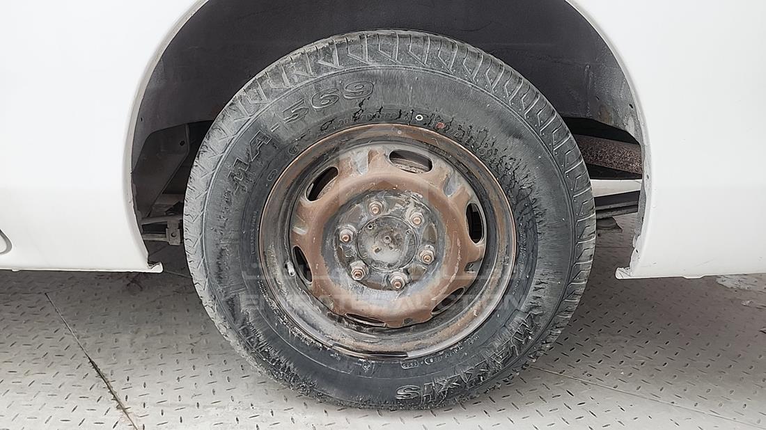 2014 Nissan Urvan — Rear Left Tyre — Photo 26