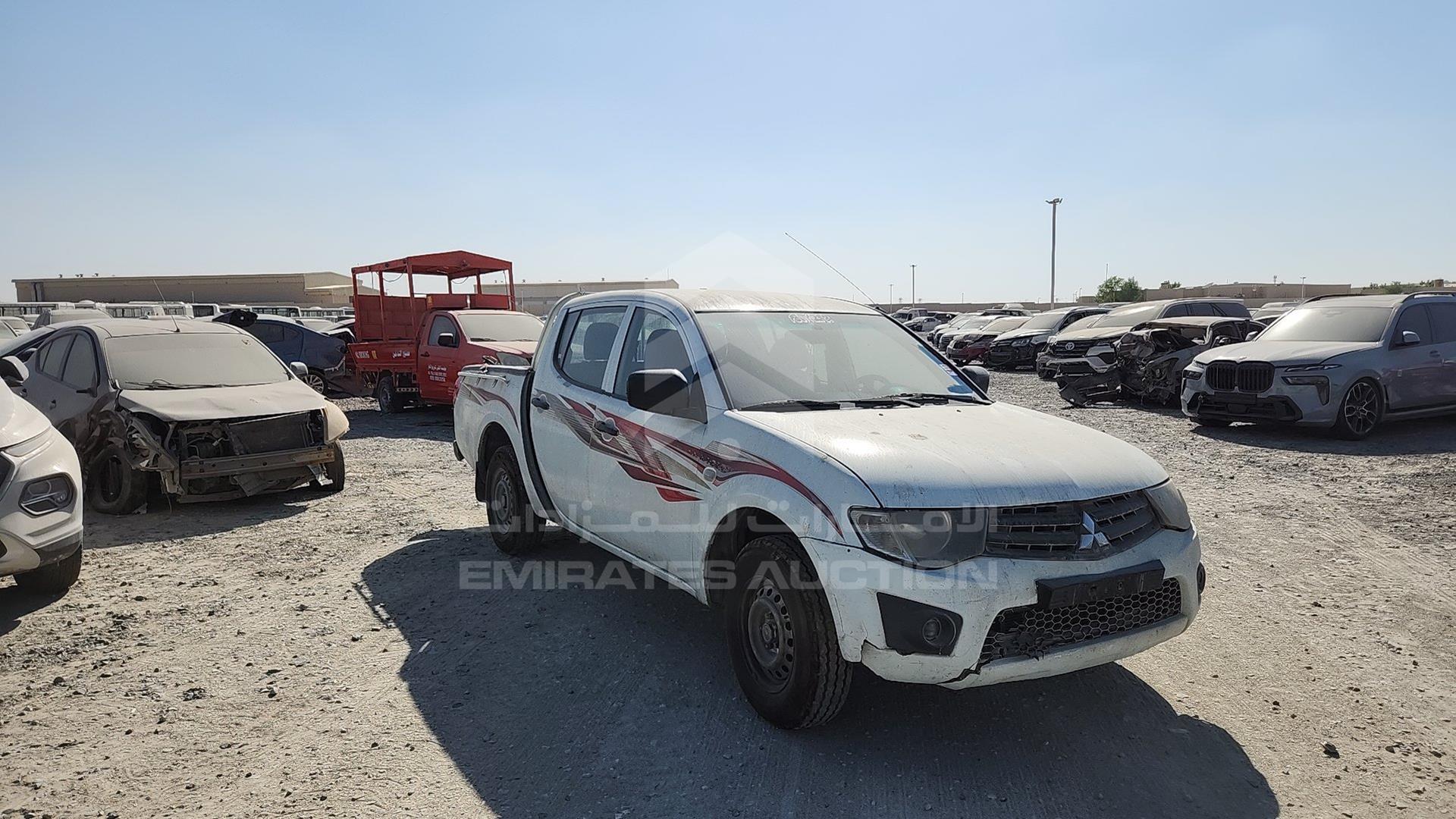 2014 MITSUBISHI L 200 VIN: MMBJNKA50ED004893