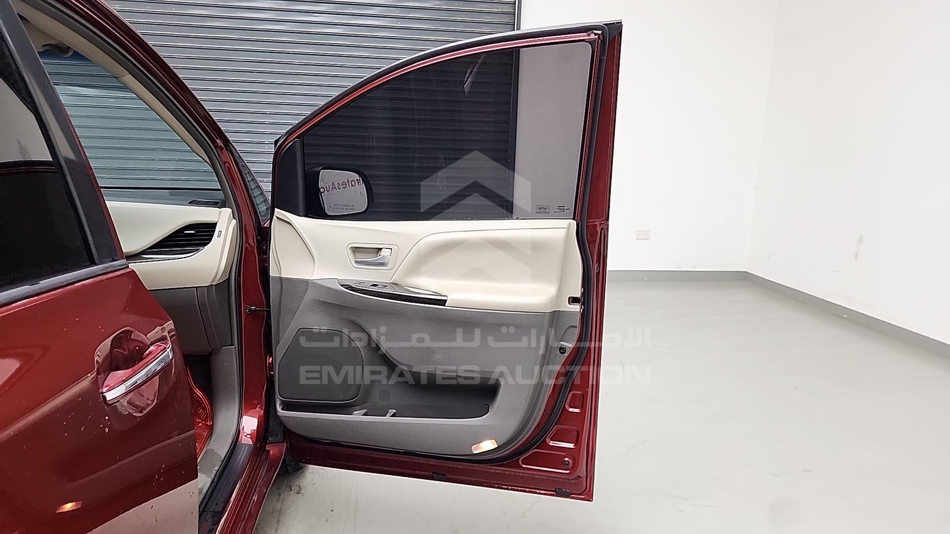 2016 TOYOTA SIENNA VIN: 5TDYK3DC8GS742611