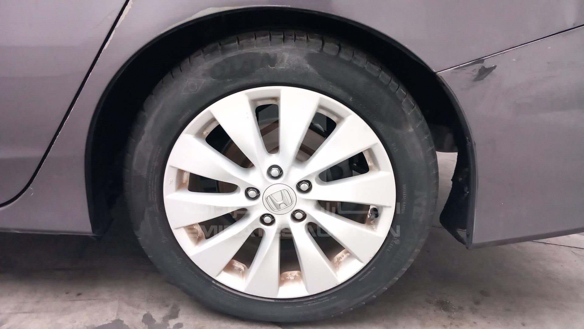 2015 HONDA ACCORD VIN: 1HGCR2F72FA103024