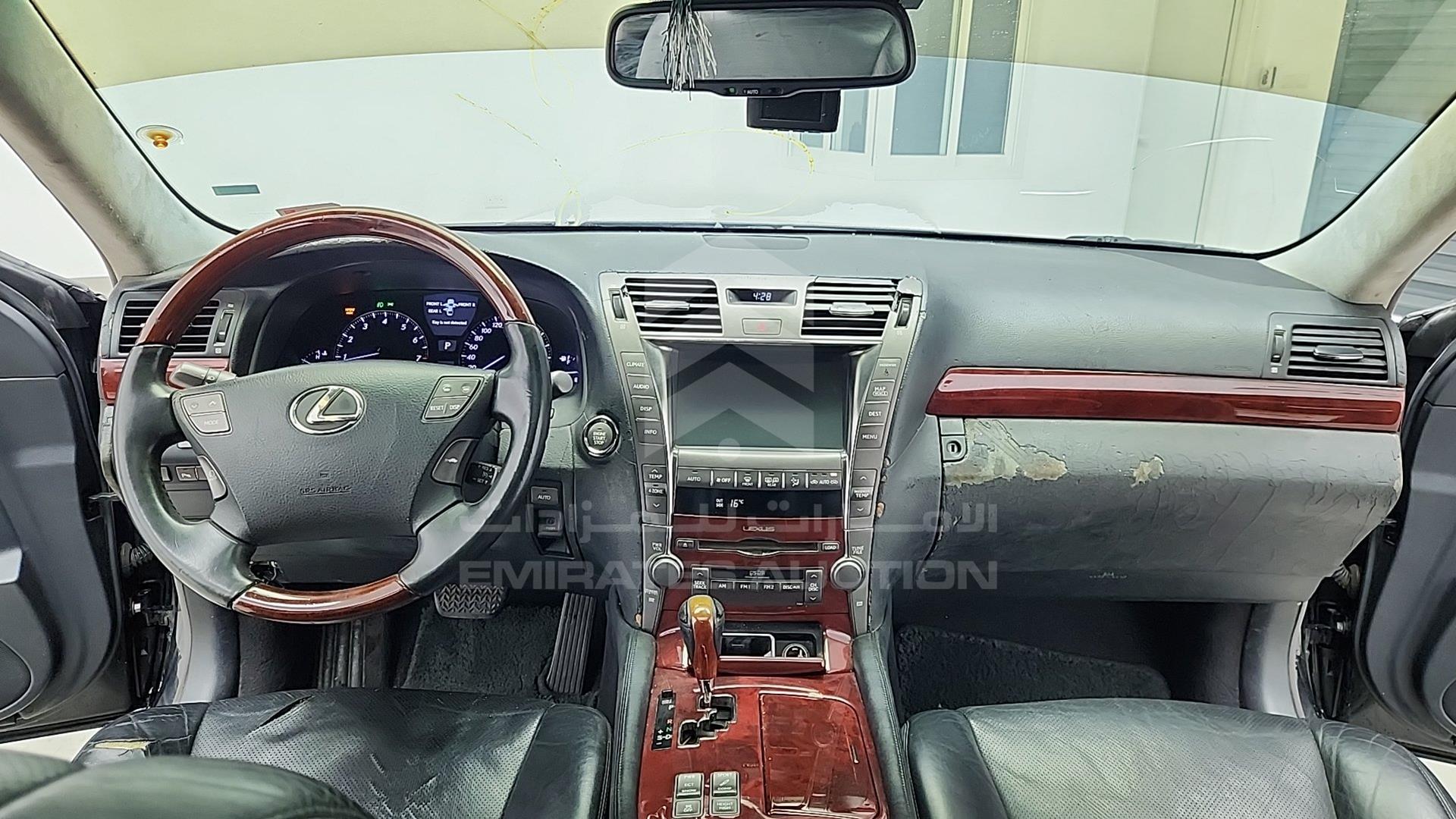 2009 LEXUS LS 460 VIN: JTHGL46F305036386
