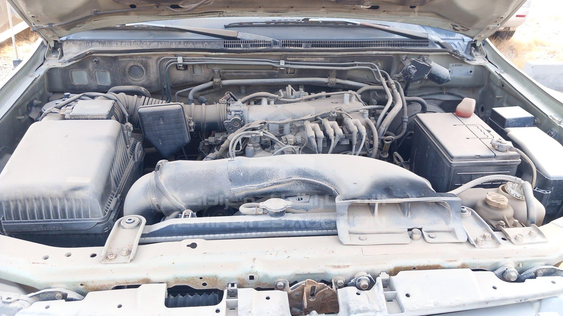 2001 MITSUBISHI PAJERO VIN: JMYLRV73W1J702736